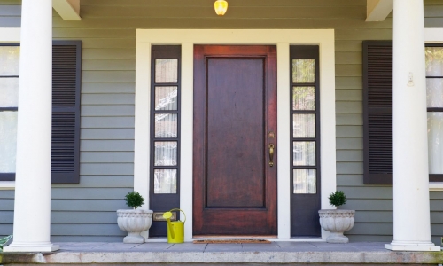 Door Replacement Helps Homeowners Make the Sale
